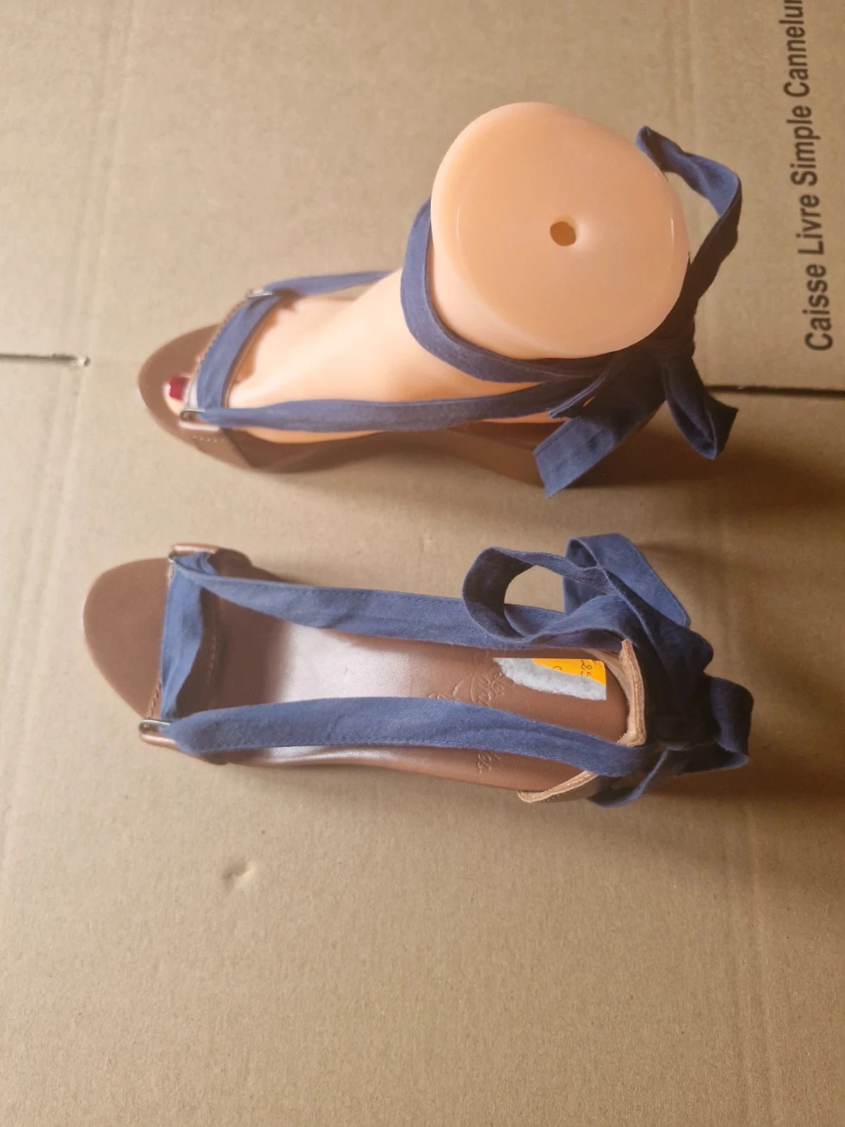 Las Sandalias Les Sandalettes – Sandalias azul marino de cuero con lazos – Talla 36 – photo 2